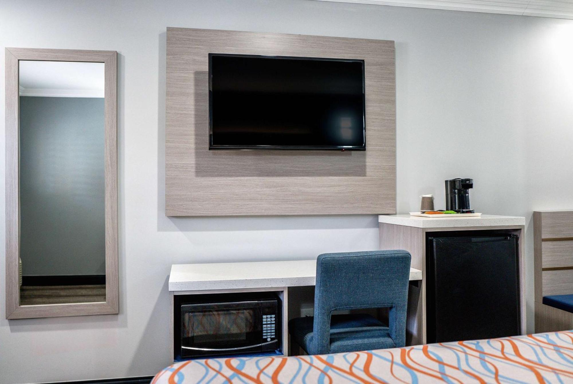 Travelodge Inn & Suites By Wyndham Bell Los Angeles Area Exterior foto