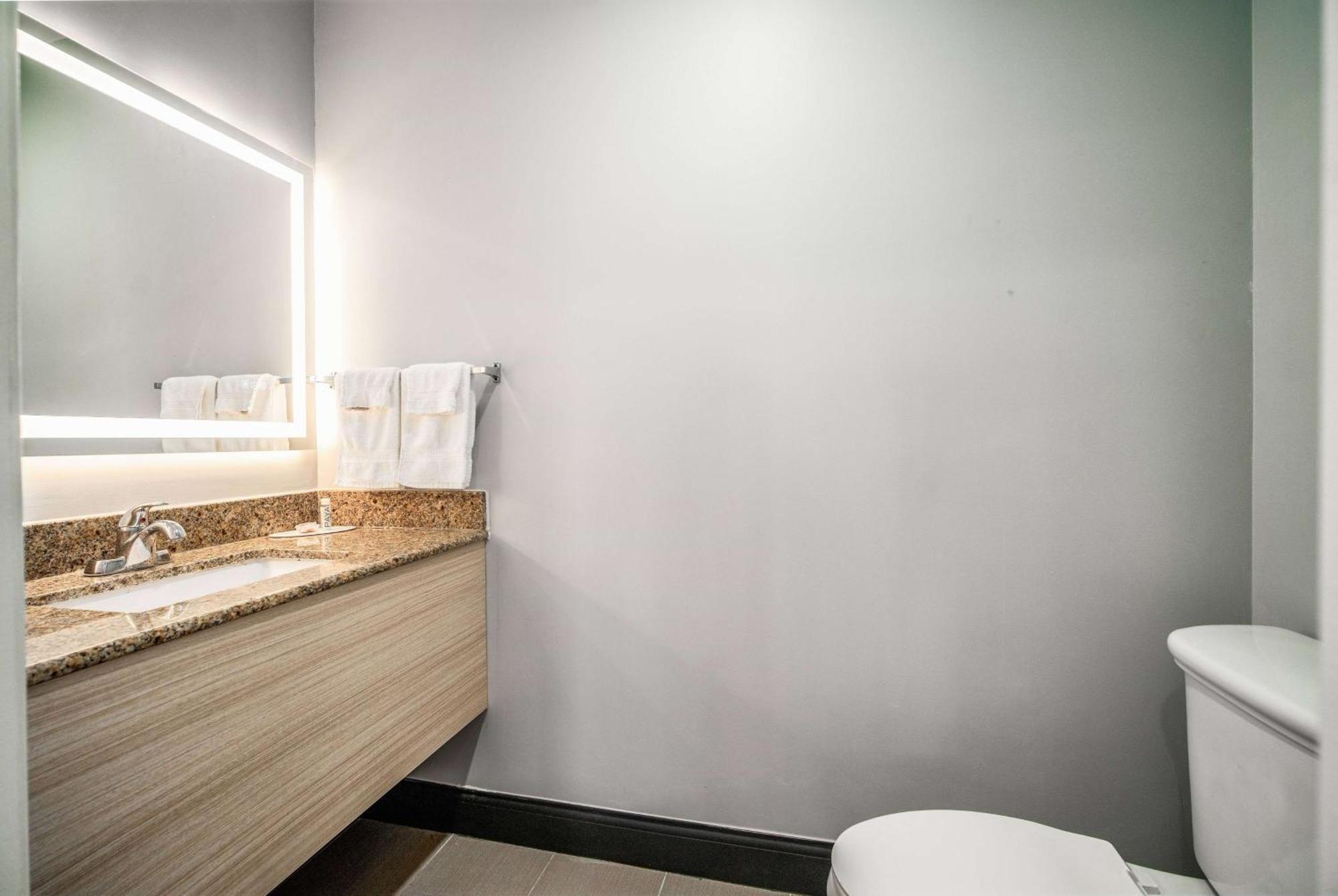 Travelodge Inn & Suites By Wyndham Bell Los Angeles Area Exterior foto