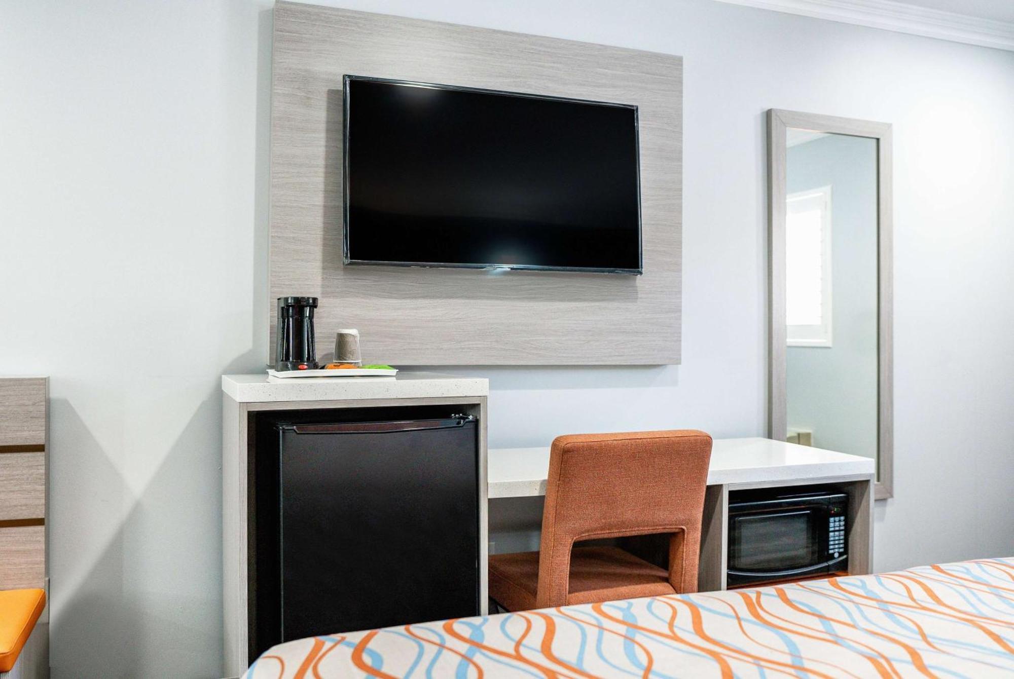 Travelodge Inn & Suites By Wyndham Bell Los Angeles Area Exterior foto
