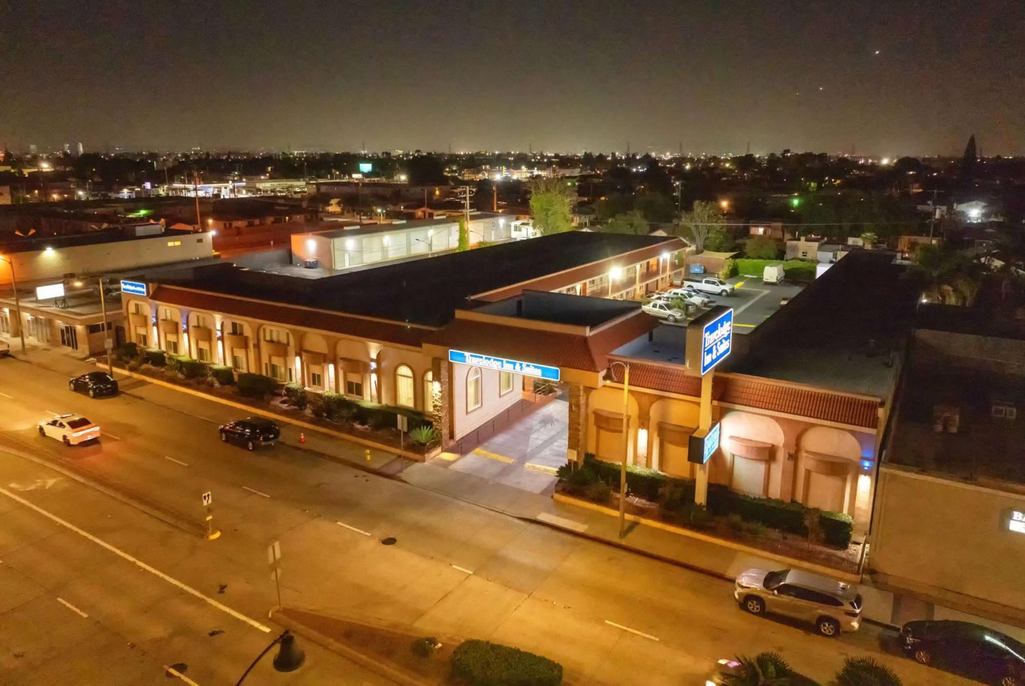 Travelodge Inn & Suites By Wyndham Bell Los Angeles Area Exterior foto